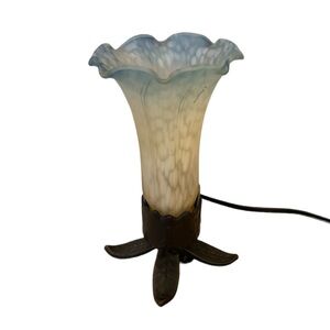 Frog on LilyPad vintage style up  light